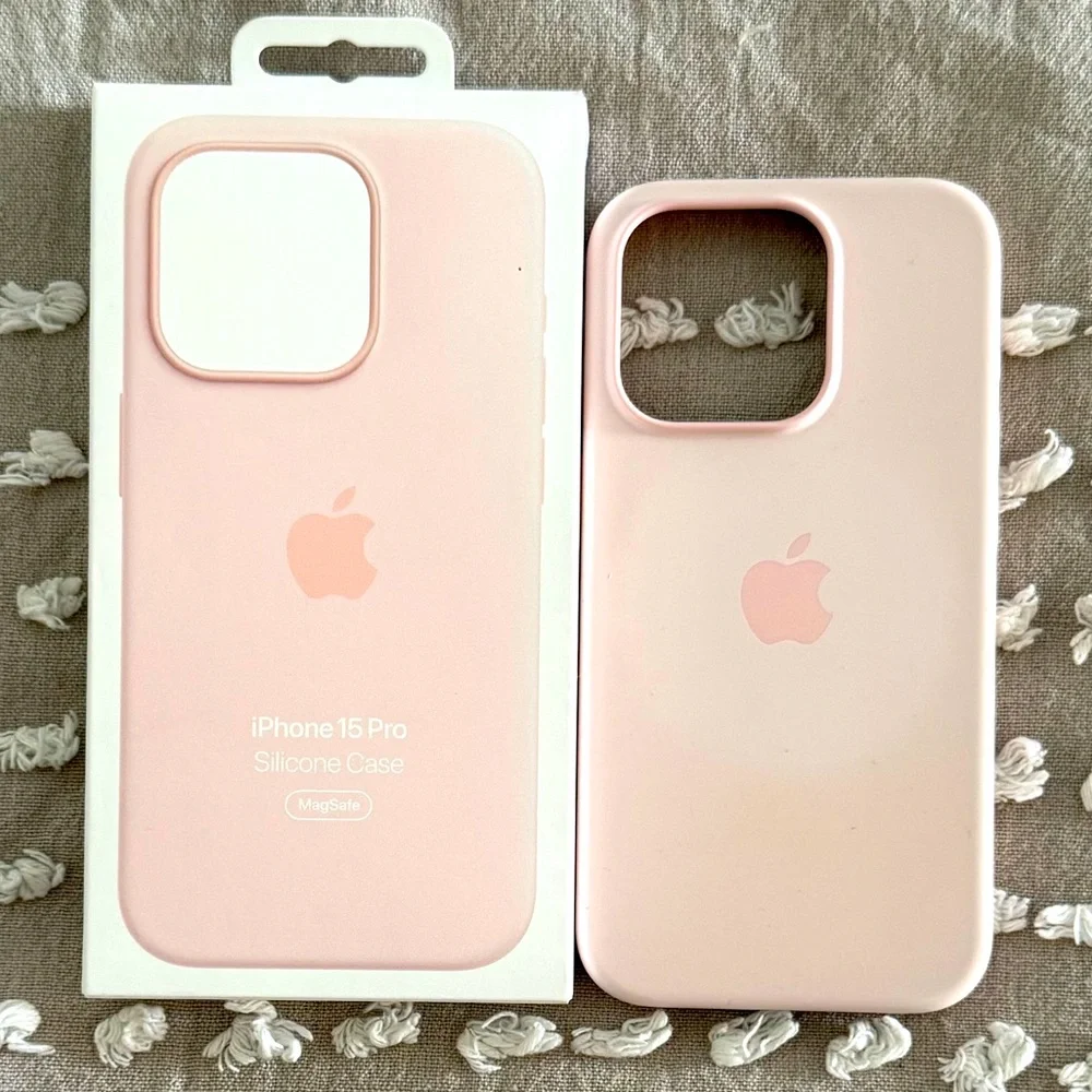 Apple iPhone 15 Pro Silicone Case - Pink